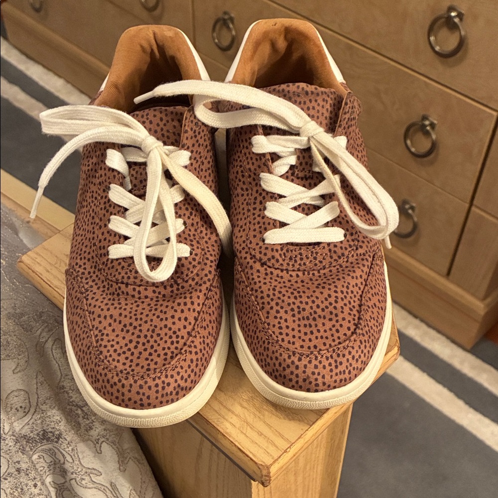 Old Navy Leopard Print Brown and White Sneakers 👟